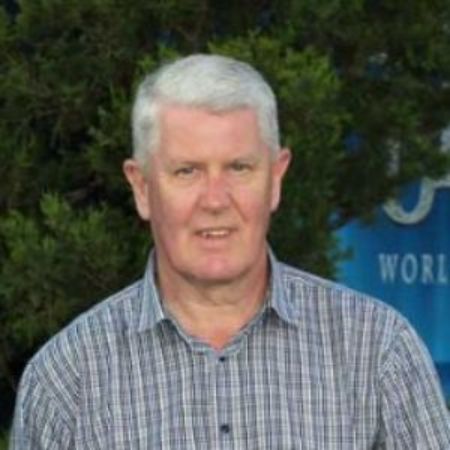 Hans Gosselaar smiling for a picture.